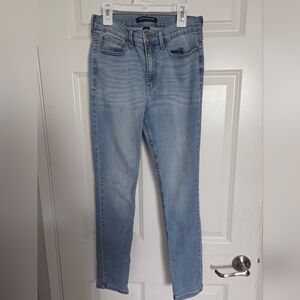 Great condition Calvin Klein Jeans Women's Light Blue Skinny Jeans. size 6.